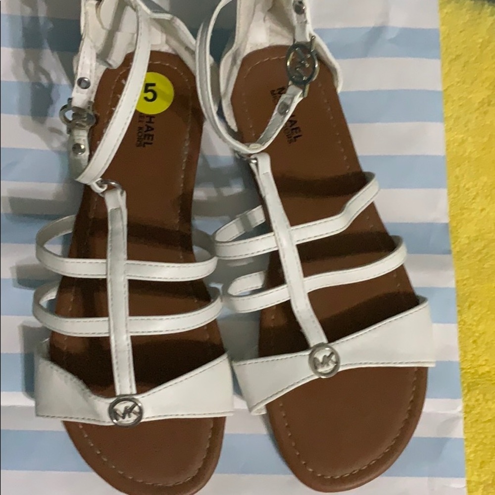 Michael kors sandals size 5